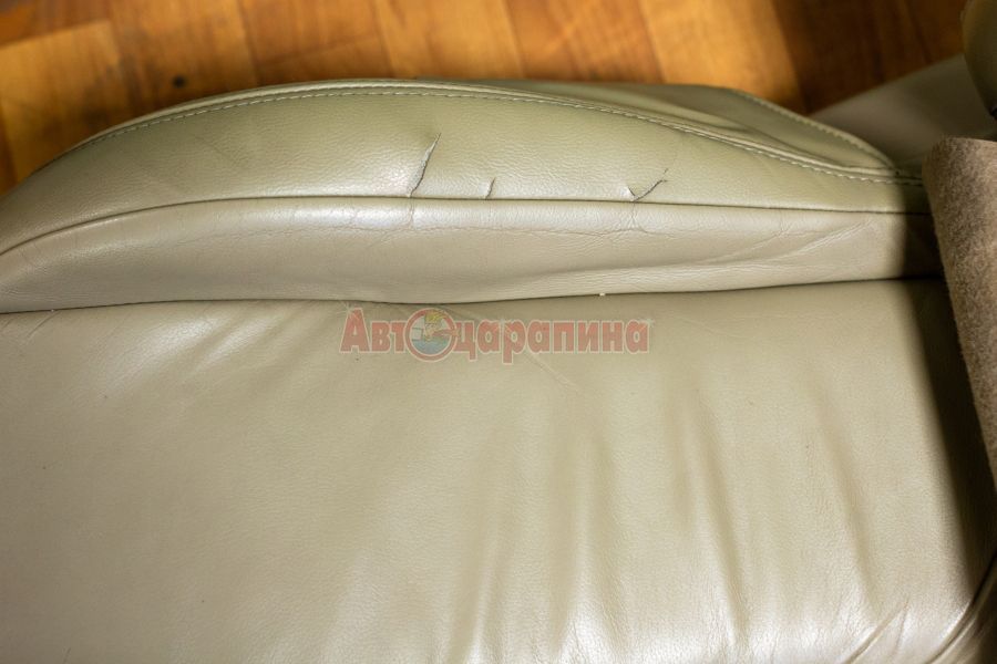 Кресло с повреждениями