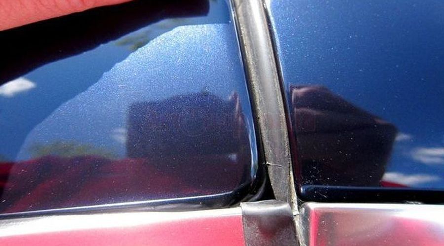 Ремонт вмятин и царапин на кузове автомобиля предлагает "Автокарапина"